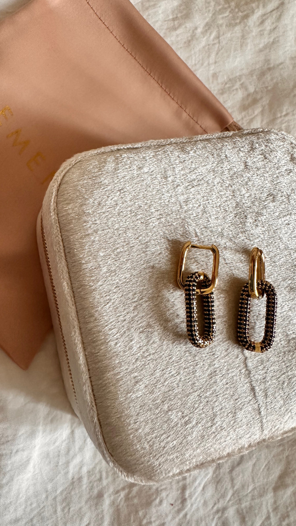 Boucles d’oreilles strass bleu doré