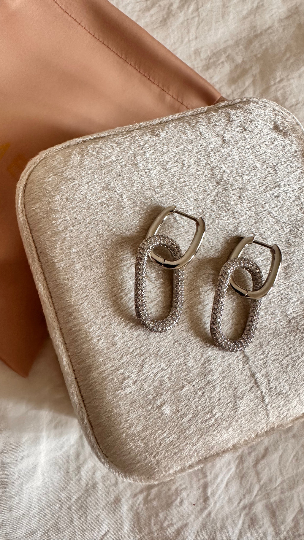 Boucles d’oreilles strass argenté