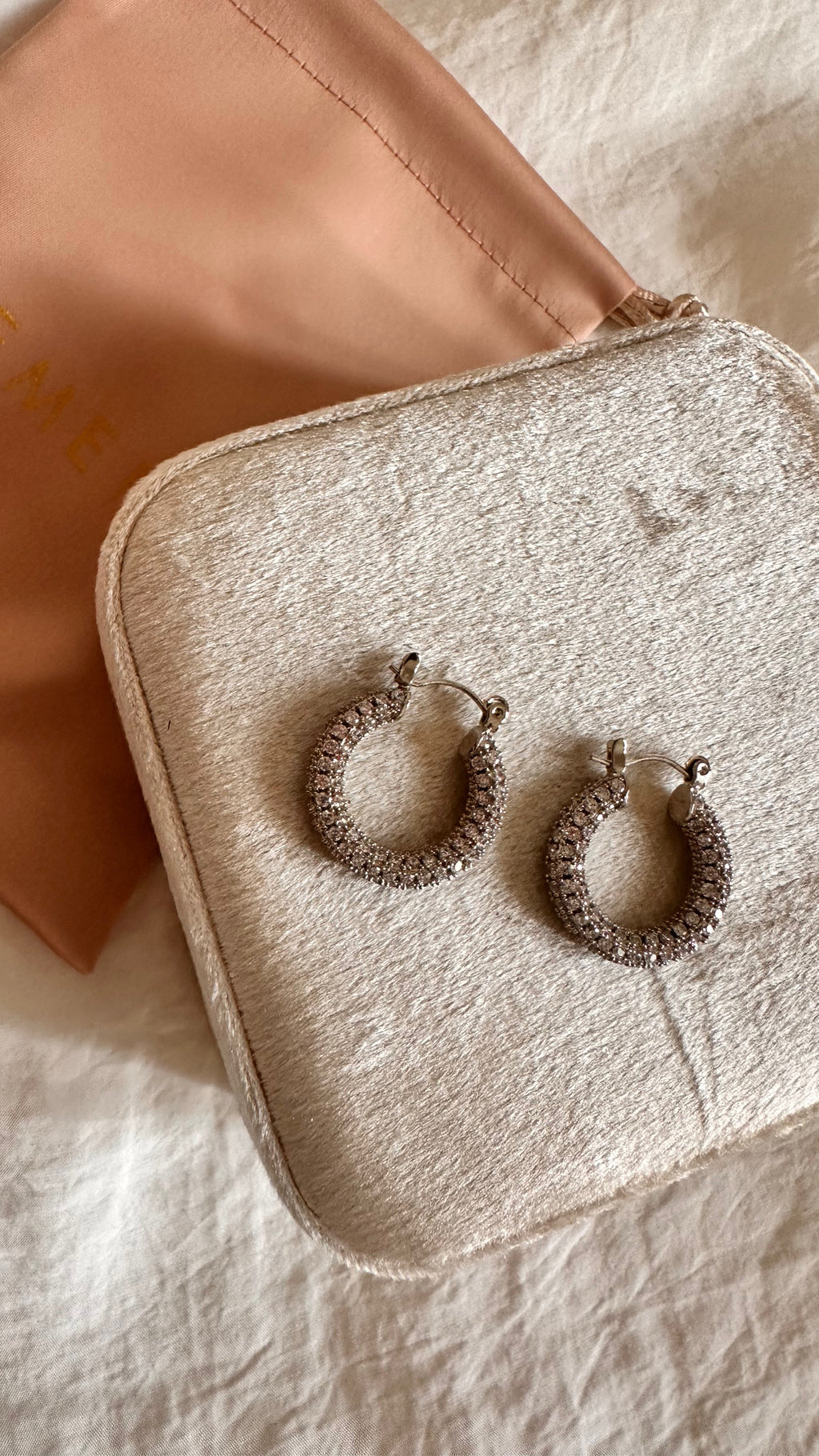 Boucles d’oreilles créole strass